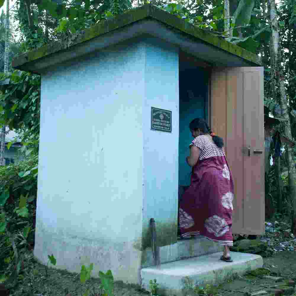 Outdoor sanitation toilet