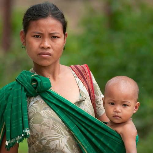 Mother and her child in poverty in South Asia